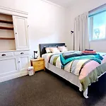 Milford Central Budget Friendly Rooms