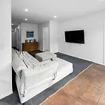 Murrays Gem L Modern 4Bed Stunner L Sea View & Spa!