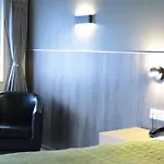 Airport Manor Inn