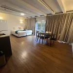 No. 9 Hotel