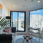 Cbd High-Rise Beautiful View Apartment