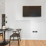 Victoria Street Apartments By Urban Rest
