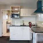 Ellerslie Palms Motel