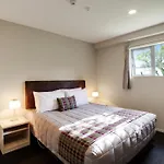 Ellerslie Palms Motel