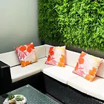 Luxury 2 Bedroom Apartment With Cocktail Bar And Espresso Machine