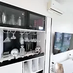 Luxury 2 Bedroom Apartment With Cocktail Bar And Espresso Machine
