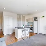 Modern Retreat In City Centre