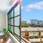 Modern Retreat In City Centre