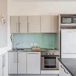 Modern Retreat In City Centre