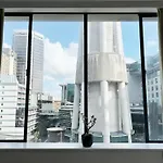 Skytower Views, Washer & Dryer, Tv!