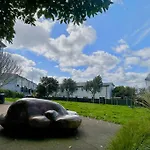 2Beds Apartment In City Fringe