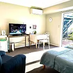 Private Guest Suite In Albany,Rosedale Amazing Bed,Netflix,Private Garden