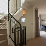 Beautiful Parnell Home With Seaviews