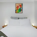 City Escape Apt With Views, Pool - Gym