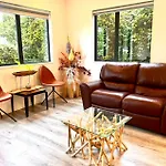 New Town House Room In Green Lane