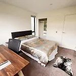 New Town House Room In Green Lane