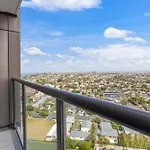 Skyline Studio With Parking, Pool, And Sea Views
