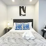 City Lights Getaway - 1Br Studio Central Living