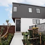 4 Bedrooms Retreat With Netflix With Prime Location