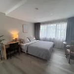 Cozy Ensuite Room With Amenities & Private Entrance
