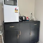 Cozy Ensuite Room With Amenities & Private Entrance
