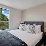 Modern 3Br Luxurious Townhouse