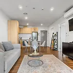 Ellerslie Sanctuary- Modern, Quality Apartment