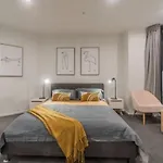 3 Bedroom Apartment In Epsom