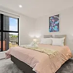 Lively And Charming Townhouse