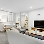 Secluded 1Br Apt In The Heart Of The City