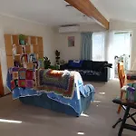 Cosy And Budget Room In A Vintage House Located At Northshore, Auckland