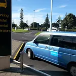 Airport Skyway Lodge