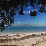 Sea La Vie In The Bays