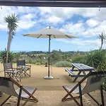 Coast Retreat Muriwai - Walk To The Beach!