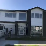 Flat Bush Luxury Home