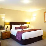 Cornwall Park Motor Inn