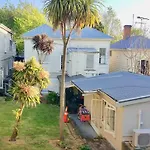 Freemans Backpackers