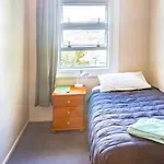 Oaklands Lodge