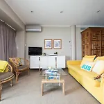 Fabulous Waterfront Apartment