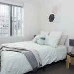Central And Stylish 2 Bed Apartment