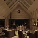 The Boatshed Seaside Boutique Hotel
