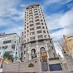 Qv Penthouse Apartment In The Connaught - 987