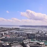 Seaview Penthouse With Free Parking