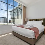 Qv Glamour 2 Bedroom Apt With Carpark - 758