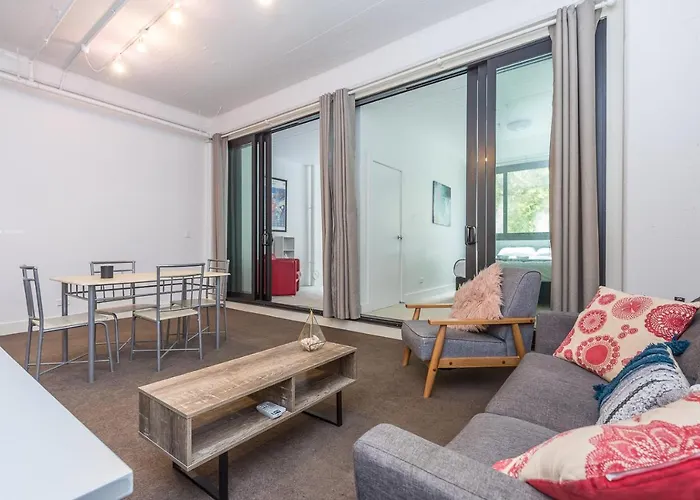 Modern City Centre Pad - Auckland Cbd