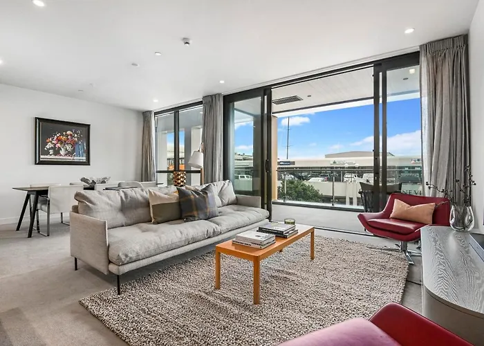 Chic Contemporary In The Heart Of Wynyard Quarter