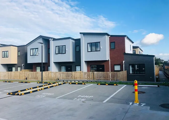 Cozy Brand New Townhouse 24
