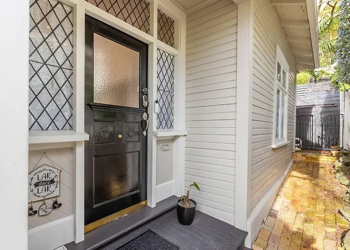 Parnell Home With Stunning Views