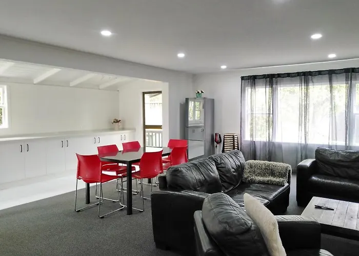 Large Family House 8 Br