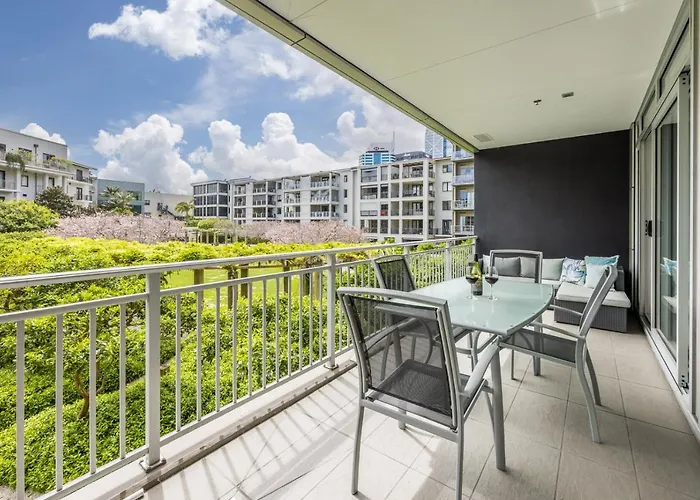 Qv Viaduct Apartment Overlooking The Parc